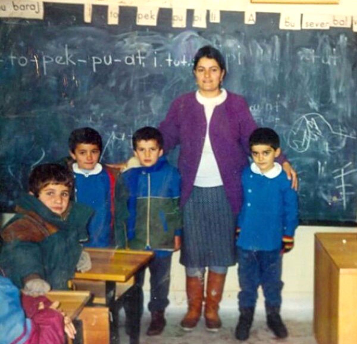 Şemdinli\'nin İlk Kadın Öğretmeni Nimet Öz Hayatını Kaybetti