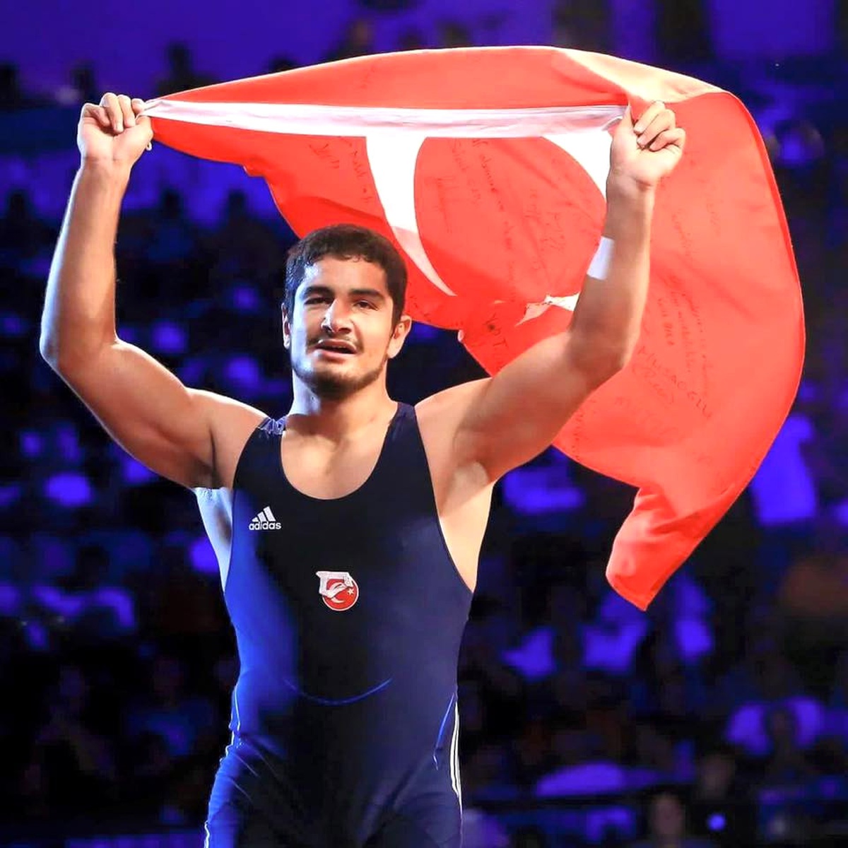 Taha, Yasemin ve Rıza Dünyanın Zirvesinde