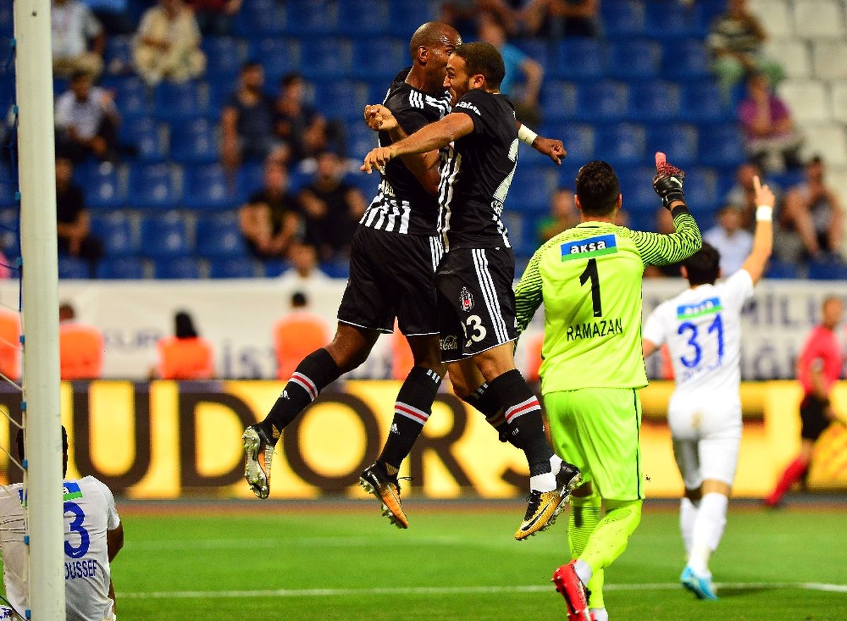 Tribünler Boş Kaldı