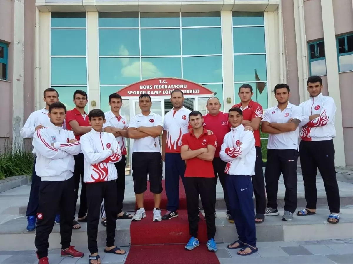 Ukrayna\'da 8 Boksörümüz Yarı Finalde