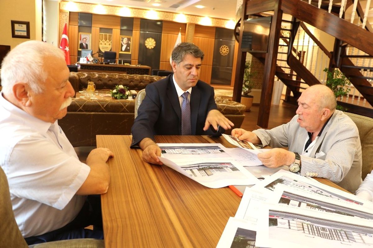Ünlü Sinema Yapımcısı İnanoğlu\'ndan Rektör Polat\'a Ziyaret