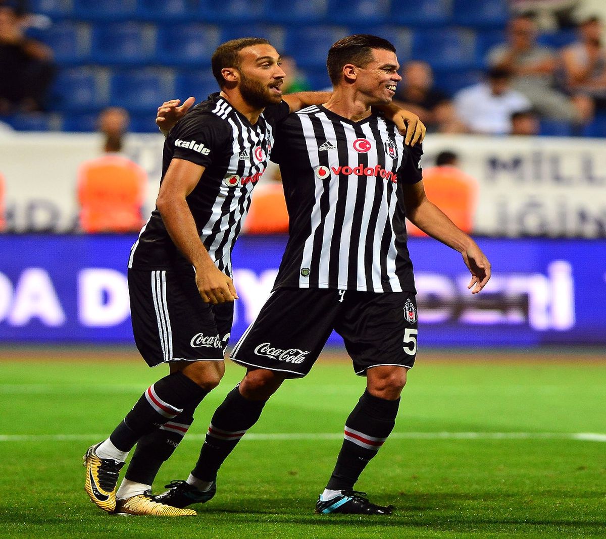 Yeni Transferlerden Yalnızca Pepe İlk 11\'de