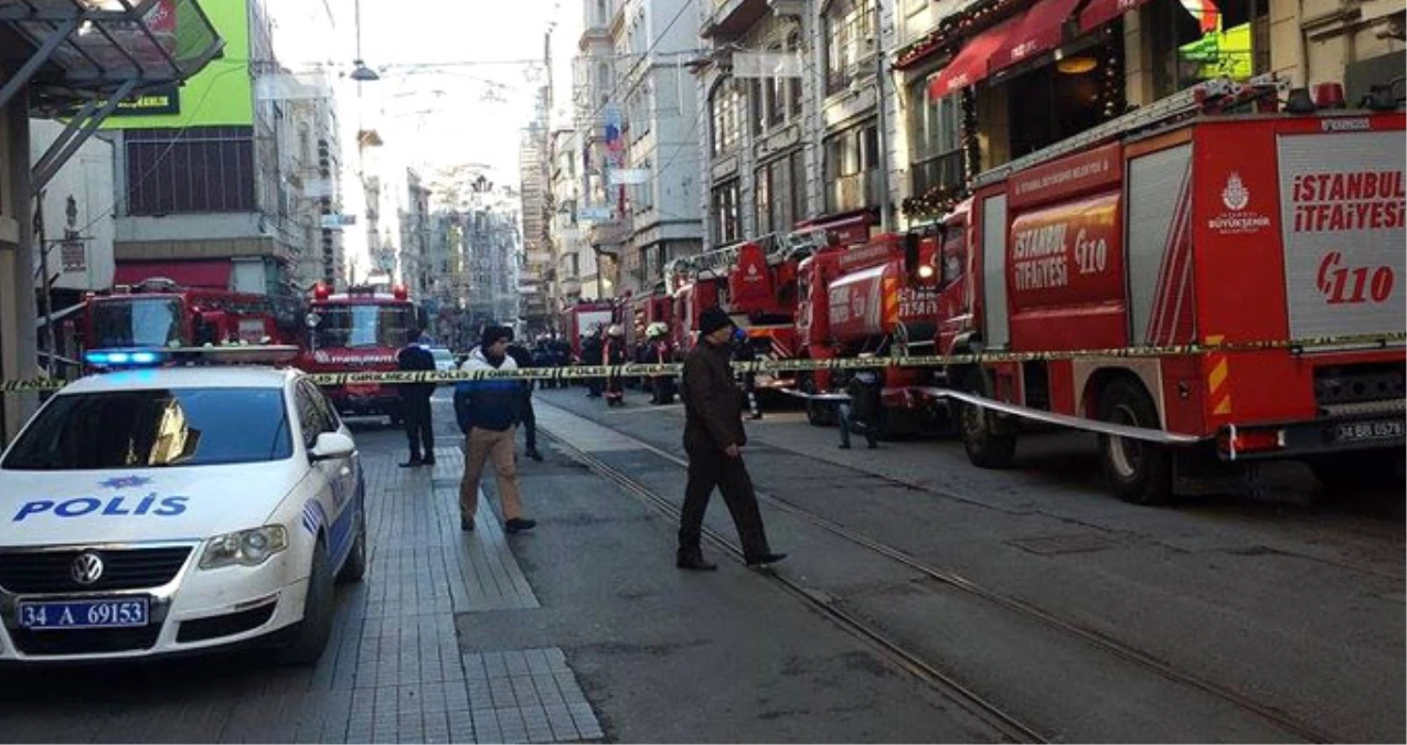 Yeraltı Kabloları Tutuştu, İstiklal Caddesi Duman Altında Kaldı!