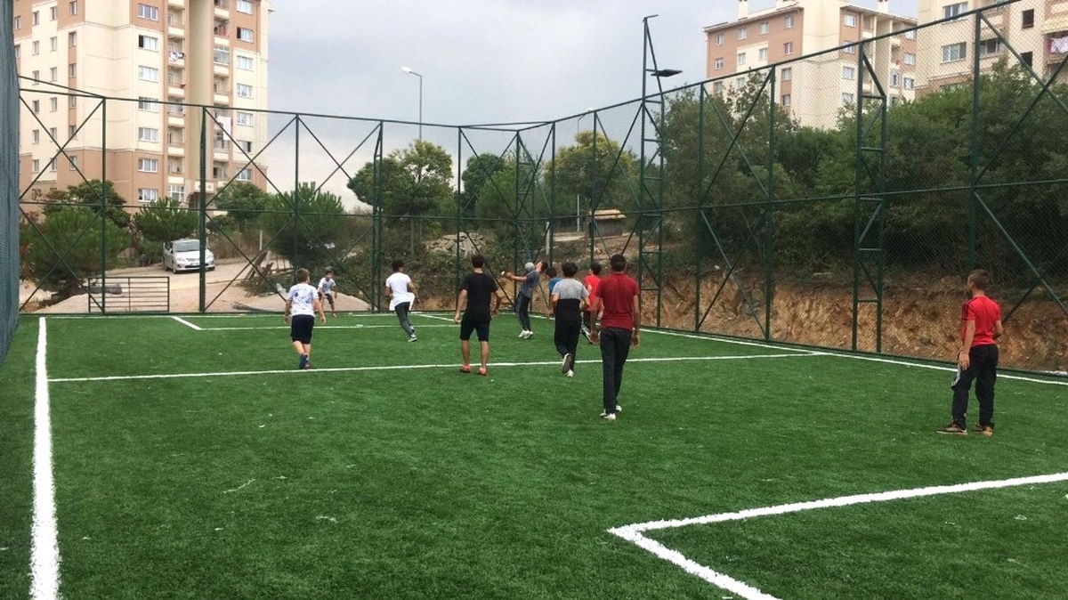 Akpınar TOKİ\'ye Basketbol ve Futbol Sahası