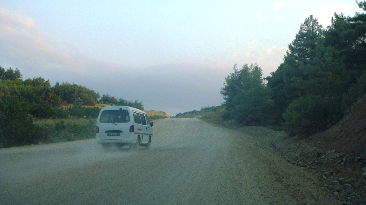 Deresakarı Köylüleri Yollarının Asfalt Olmasını İstiyor