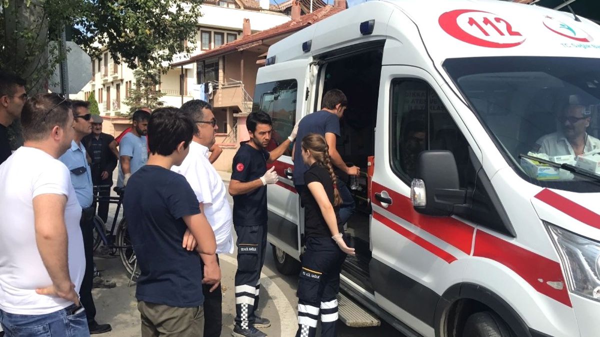 Düzce\'de Trafik Kazası: 2 Yaralı