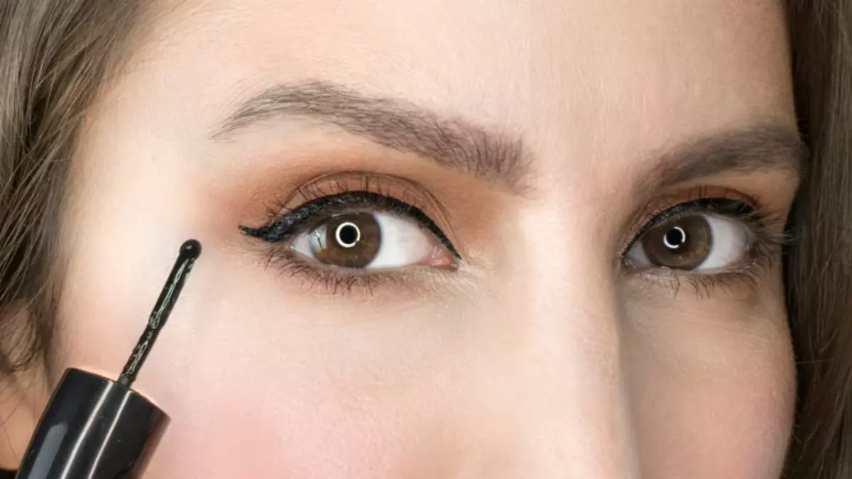 Pizza Kesen Eyeliner | Ürün İnceleme Yeni Mac Rollerwheel Eyeliner