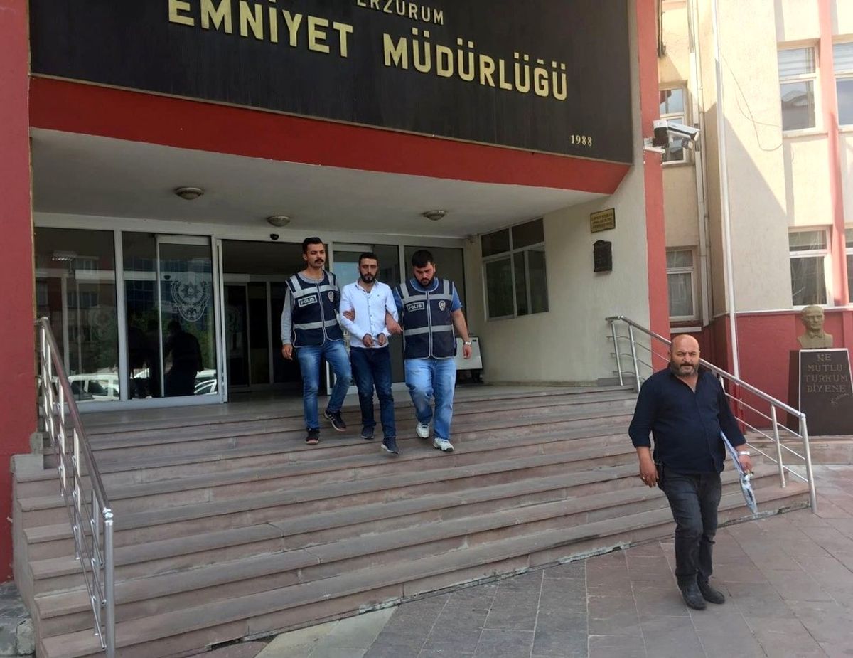 Fetö Dolandırıcısı Sahte Kimlikle Yakalandı