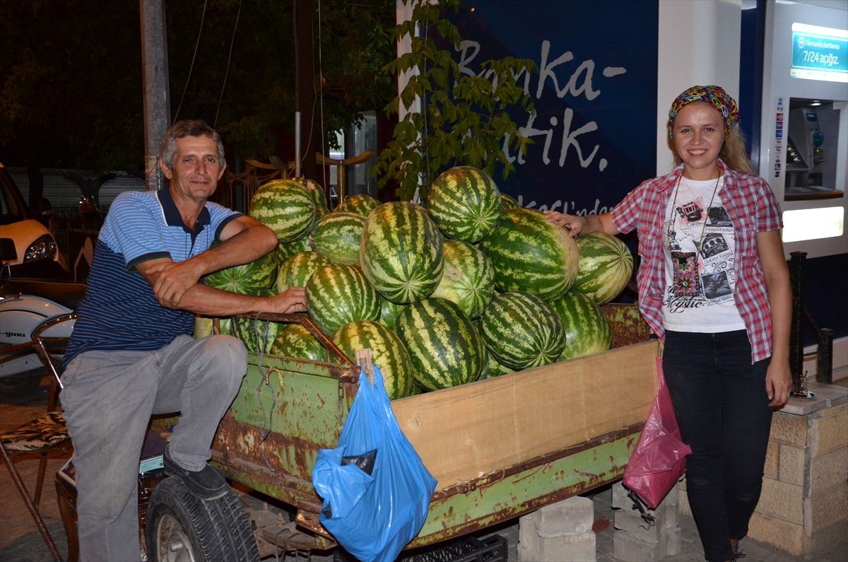 Hayrabolu\'da Yerli Karpuz Üreticiyi Sevindirdi