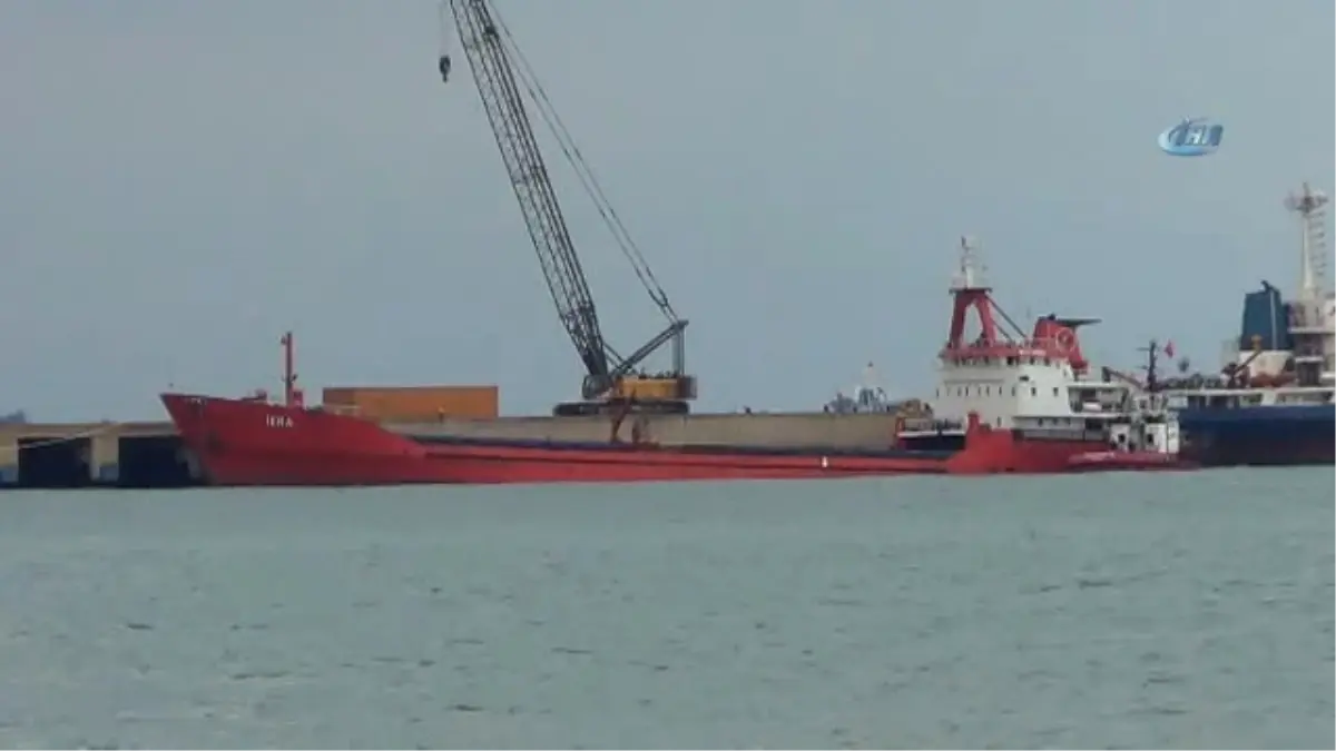 İskenderun Körfezinde Batma Tehlikesi Geçiren Gemi Limana Çekildi