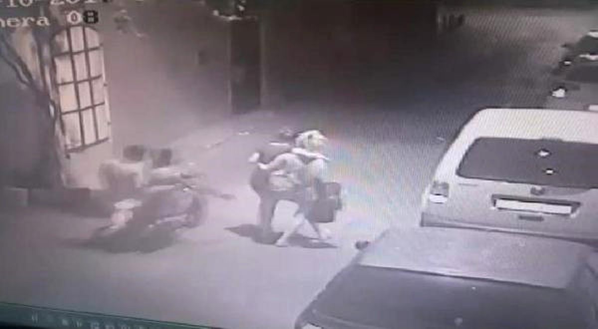 İzmir\'de İki Kadının Polis Tarafından Darbedilmesi