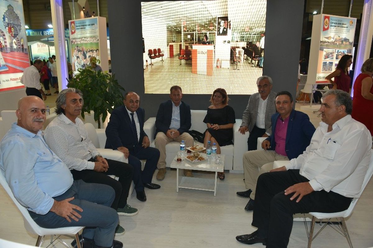İzmir\'deki Belediyeler İzmir Fuarında Yerini Aldı