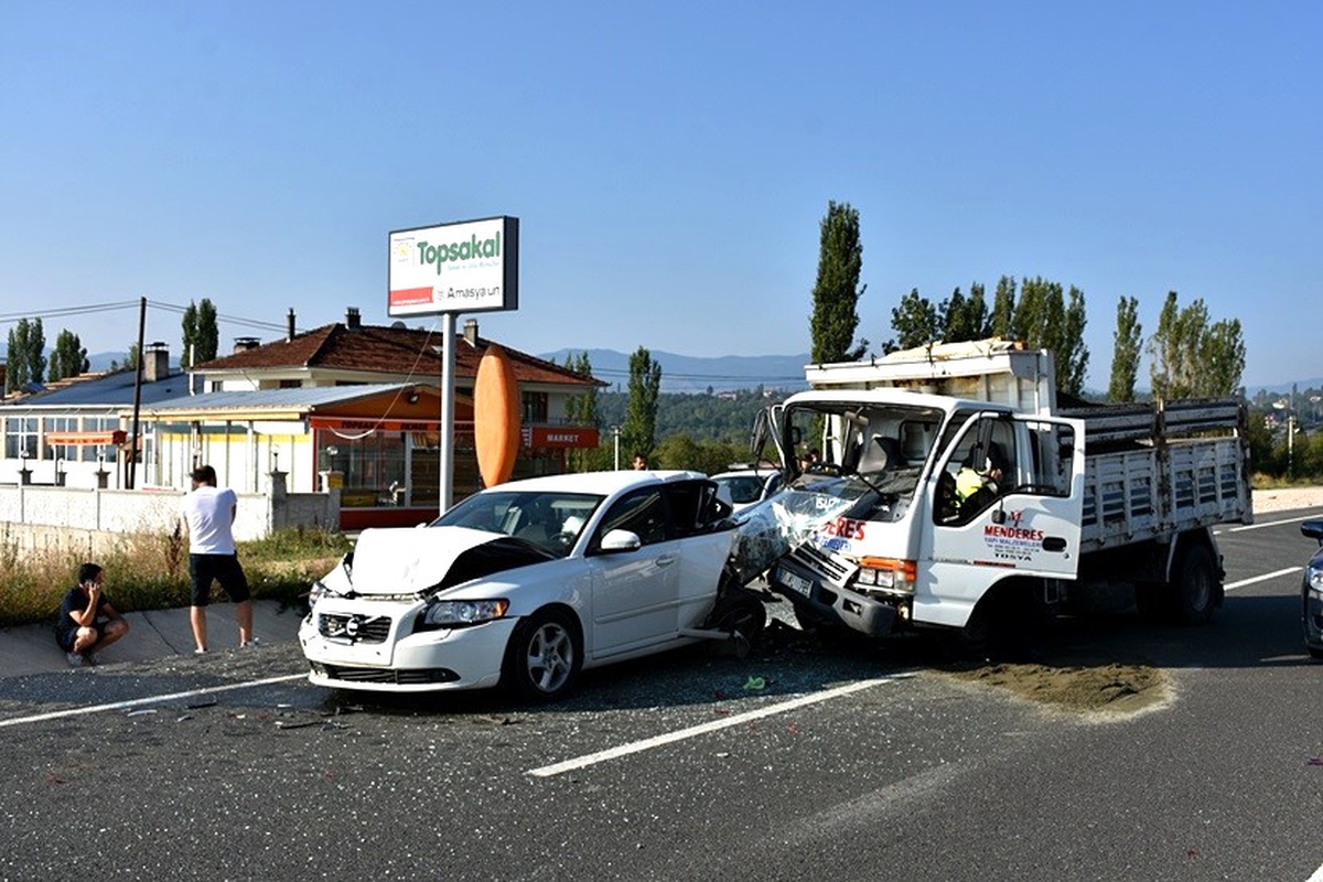 Kastamonu\'da Zincirleme Trafik Kazası: 3 Yaralı