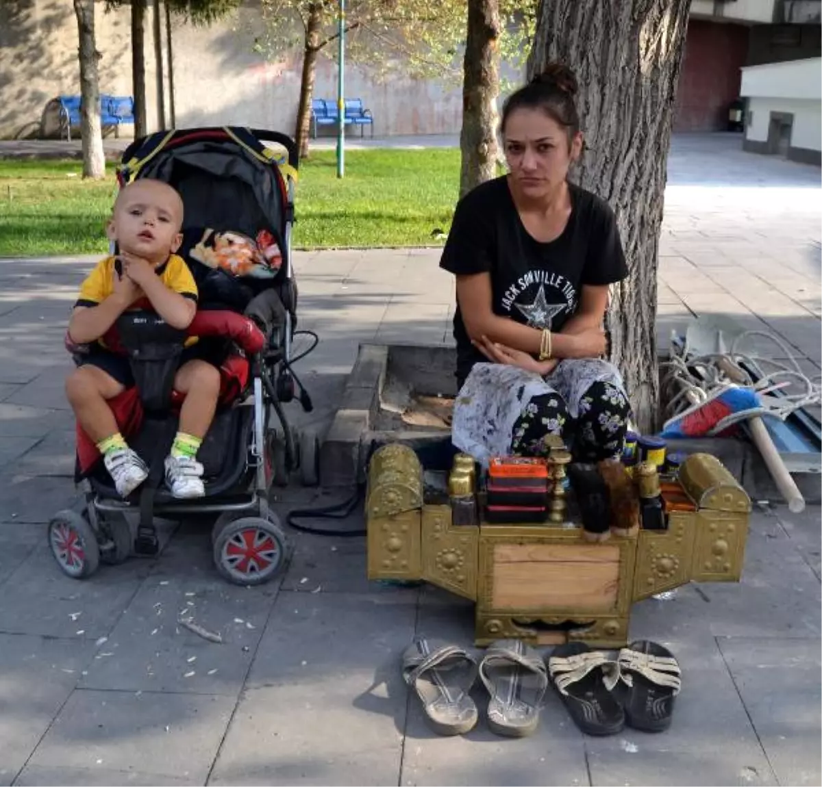 Kayseri\'nin Tek Kadın Ayakkabı Boyacısı
