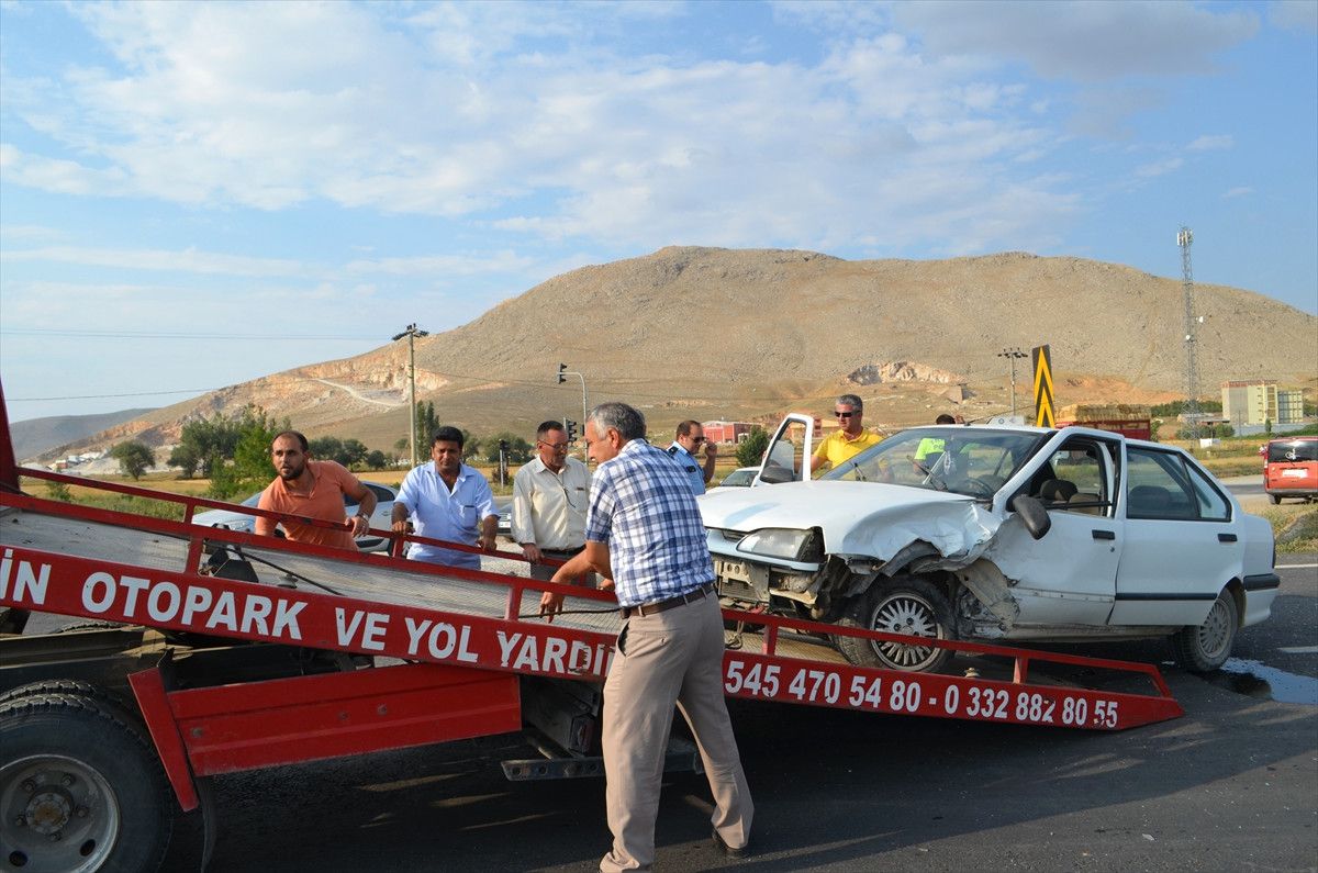 Konya\'da Trafik Kazası: 4 Yaralı