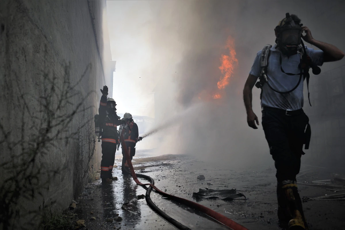 Mersin\'de Hurdacılar Sitesinde Yangın