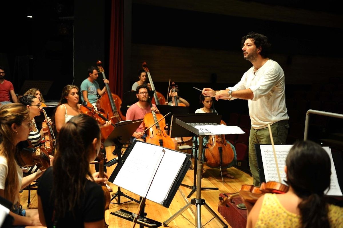 Orkestranın En İyi Şefleri Karşıyaka\'da Yetişiyor