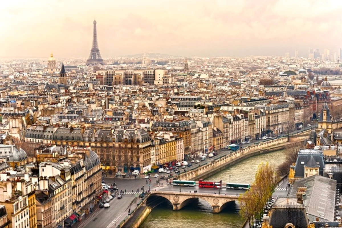 Paris\'te Ev Sahipleri Kiralık Evlerini Boş Gösteriyor