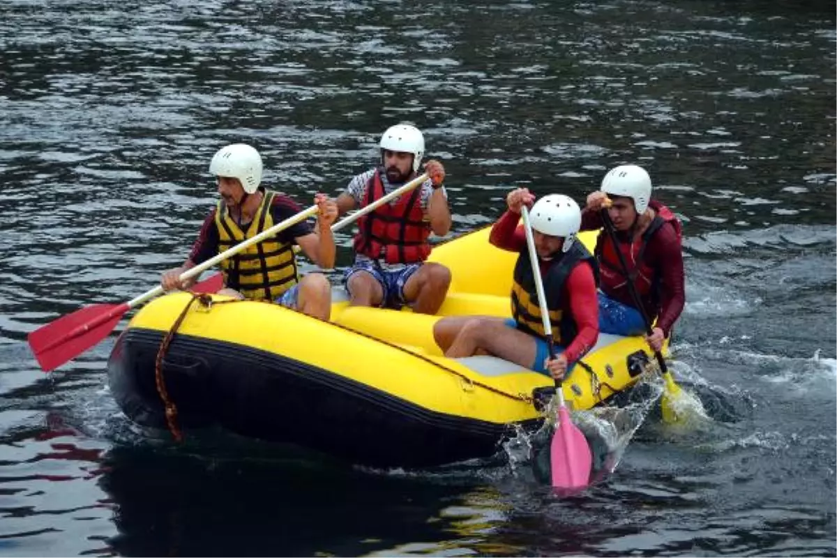 Patlıcan Festivali\'nde Rafting ve Jet Ski Gösterisi