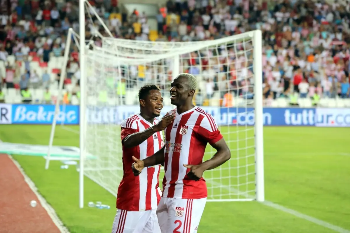 Sivasspor\'u Yabancıları Sırtladı