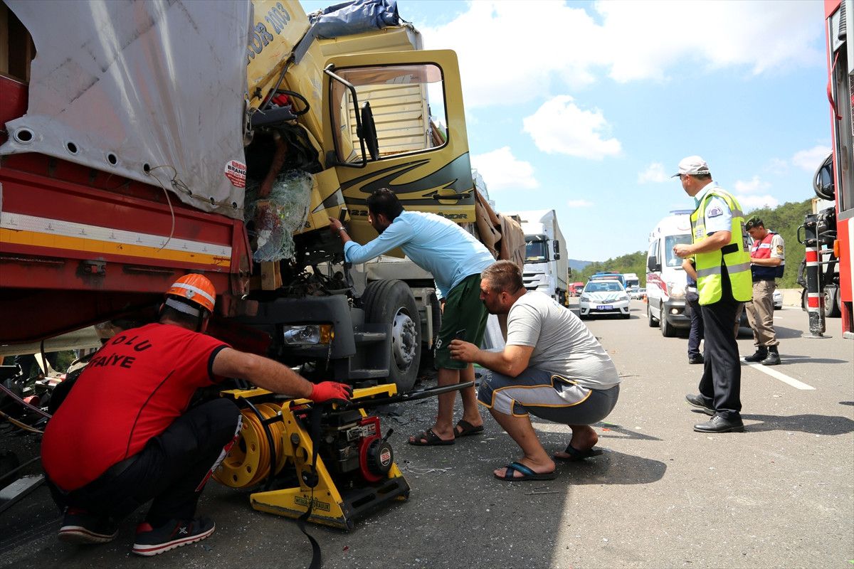 Trafik Kazası: 1 Ölü, 1 Yaralı