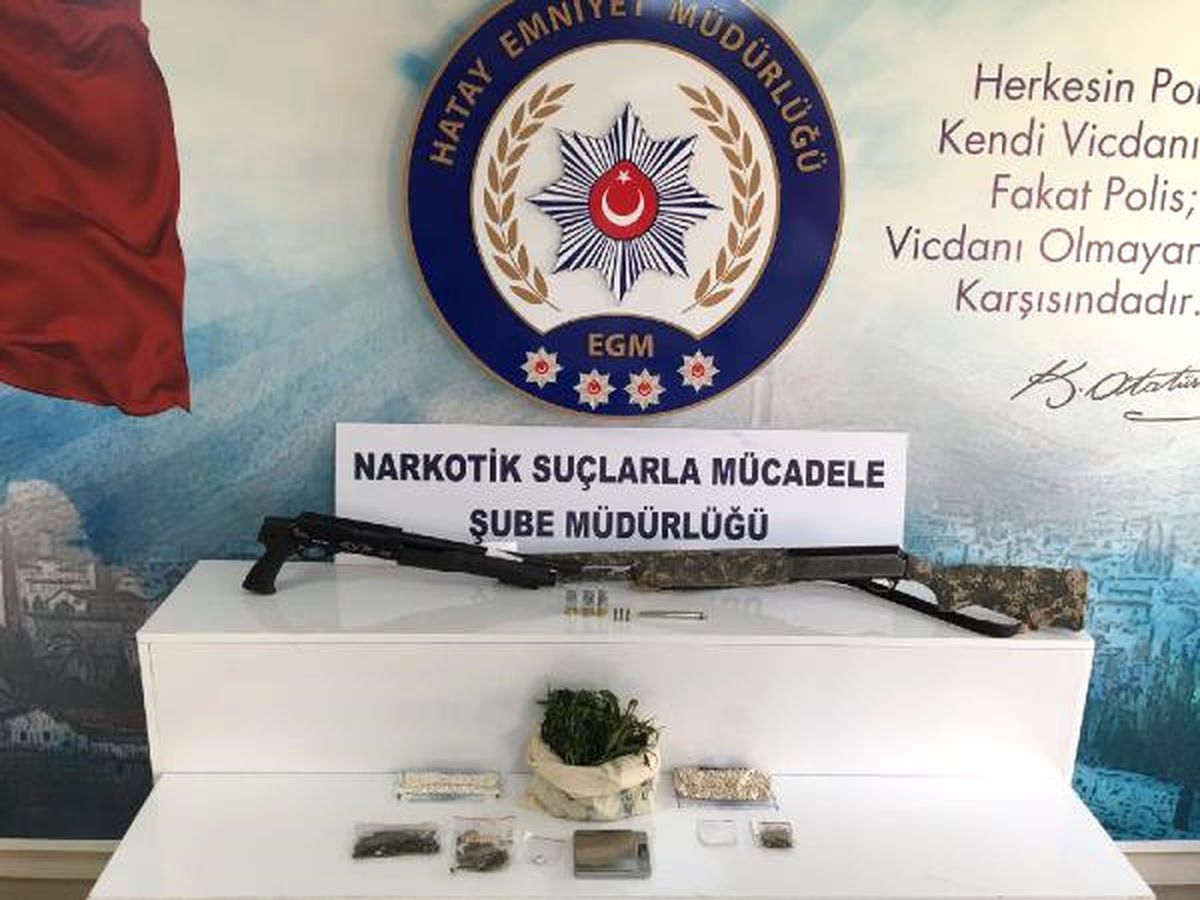 Uyuşturucu Satıcılarında Suikast Silahı Ele Geçti