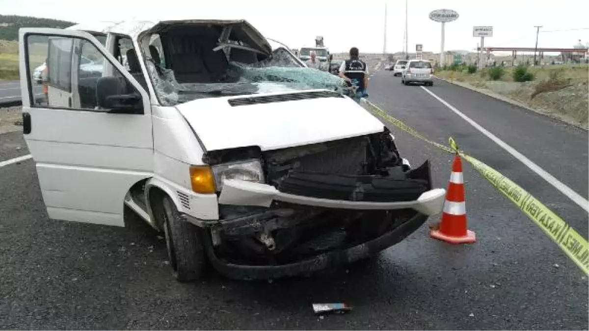 Yola Düşen Lastik Kazaya Neden Oldu; 1 Ölü, 3 Yaralı