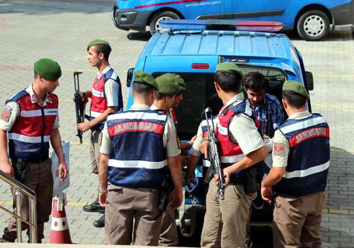 Zonguldak\'ta Kına Dönüşü Otomobil Tarandı: 3 Ölü, 1 Yaralı (2)