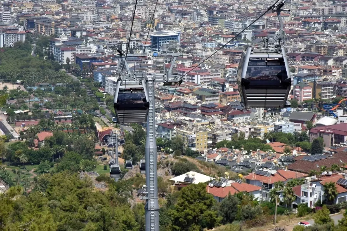 Alanya Teleferik İlk Gününde Rekor Yolcu Taşıdı