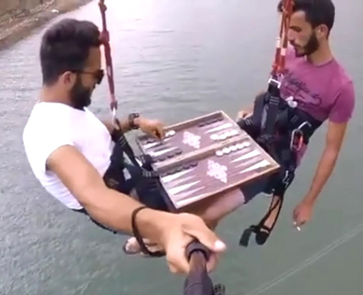 Artvinli Gençlerin Zipline\'de Tavla Çılgınlığı
