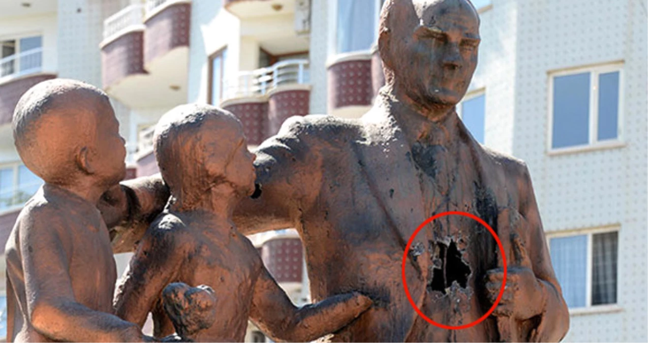 Atatürk Anıtı\'na Çekiçle Saldırdı, "Put Olarak Gördüm, Allah Rızası için Yaptım" Dedi