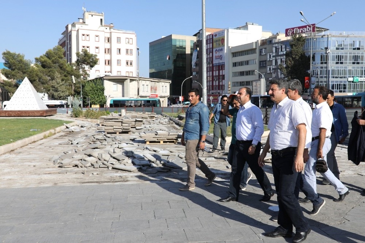 Büyükşehir, Rabia Meydanını Yeniden Düzenliyor