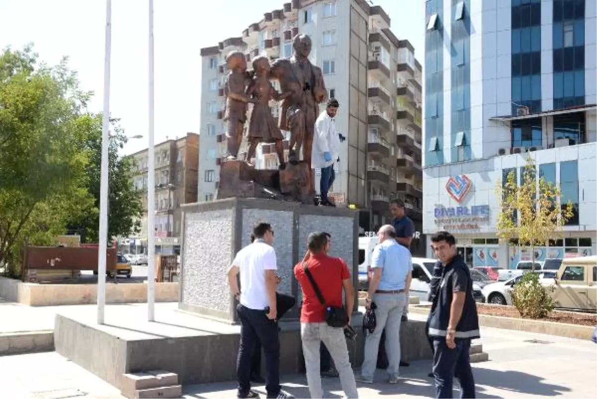 Dha Yurt - Atatürk Anıtı\'na Saldıran Şüpheli Tutuklandı