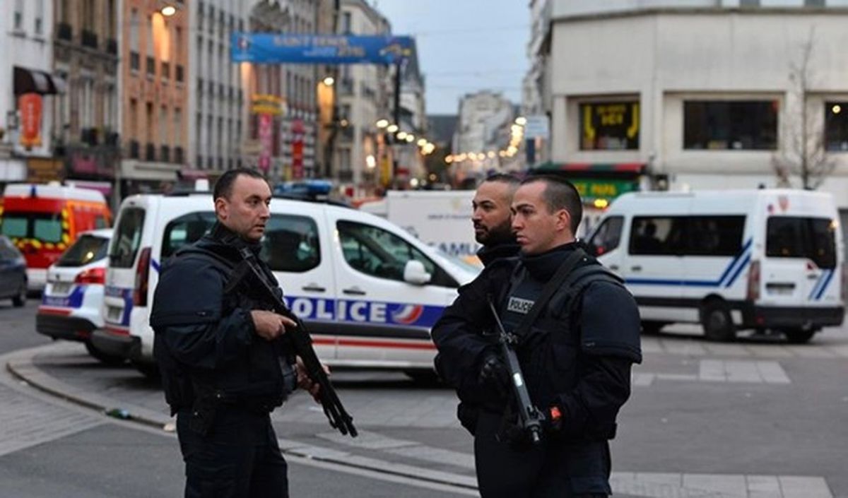 Fransa\'nın Rennes Şehrinde 17 Araç Kundaklandı