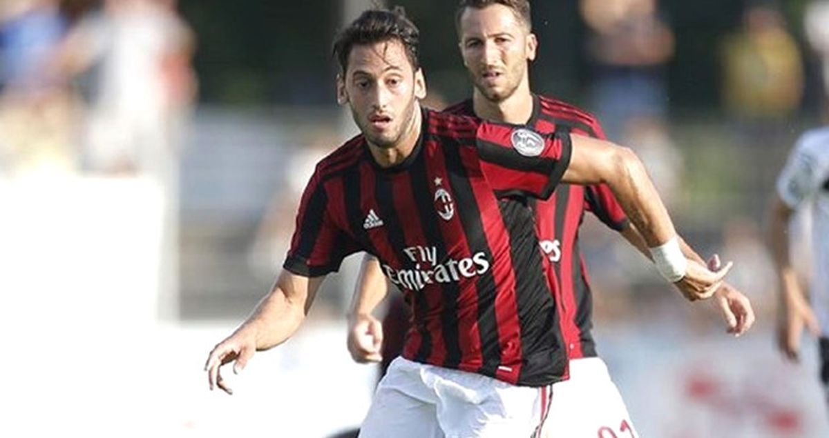Hakan Çalhanoğlu\'lu Milan Deplasmanda Farklı Kazandı