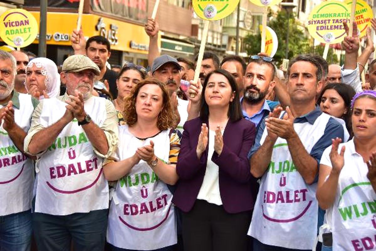 Hdp\'nin \'Vicdan ve Adalet Nöbeti\', İzmir\'de Son Buldu (2)