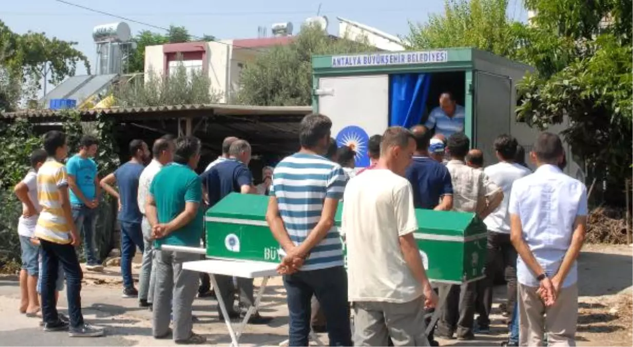 Hesaba İtiraz Eden Taksi Şoförünü Döverek Öldürdüler (2)