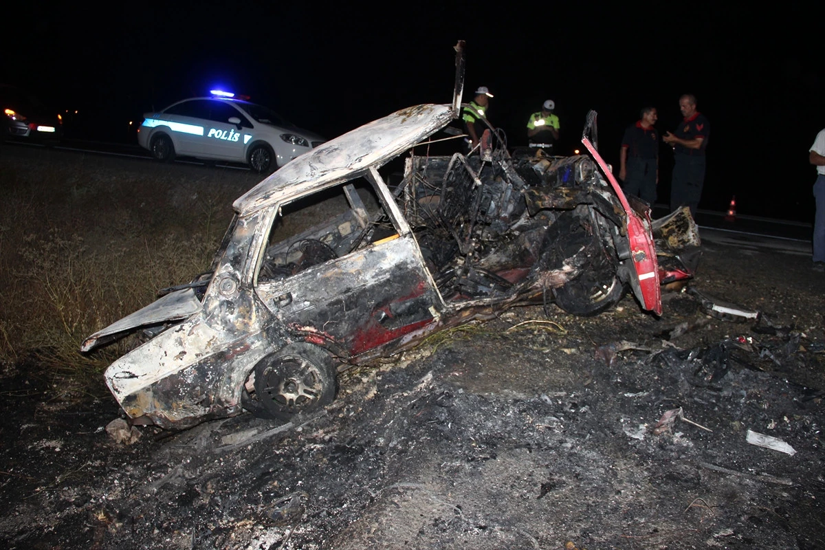 Konya\'da Yoldan Çıkan Otomobil Yandı: 1 Ölü, 5 Yaralı