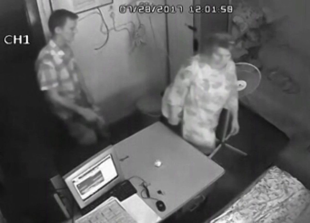 Rus Deaş\'lıyı Annesi Evlatlıktan Reddetti
