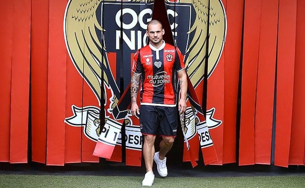 Sneijder Yeni Takımında İlk Maçına Çıktı