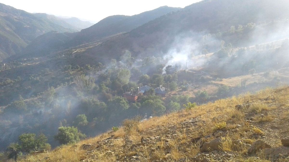 Tunceli\'de Bir Ev ve Meyve Ağaçları Yandı