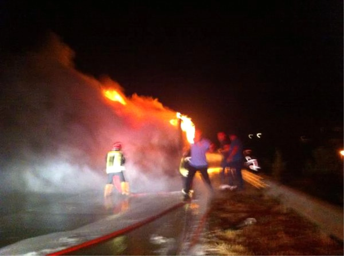 Yangını Fark Eden Otobüs Şoförü, 40 Yolcuyu Ölümden Kurtardı