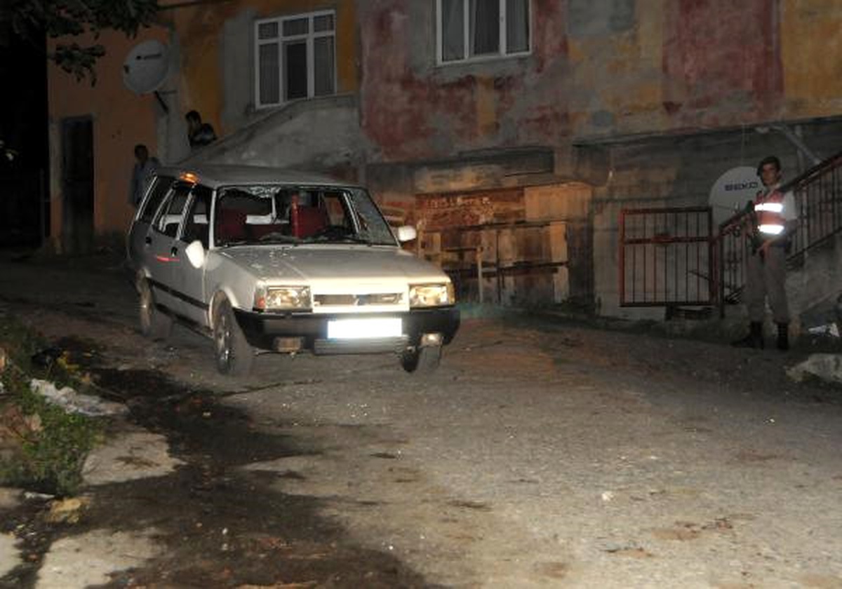 Zonguldak\'ta Kına Dönüşü Otomobil Tarandı: 3 Ölü, 1 Yaralı (4)