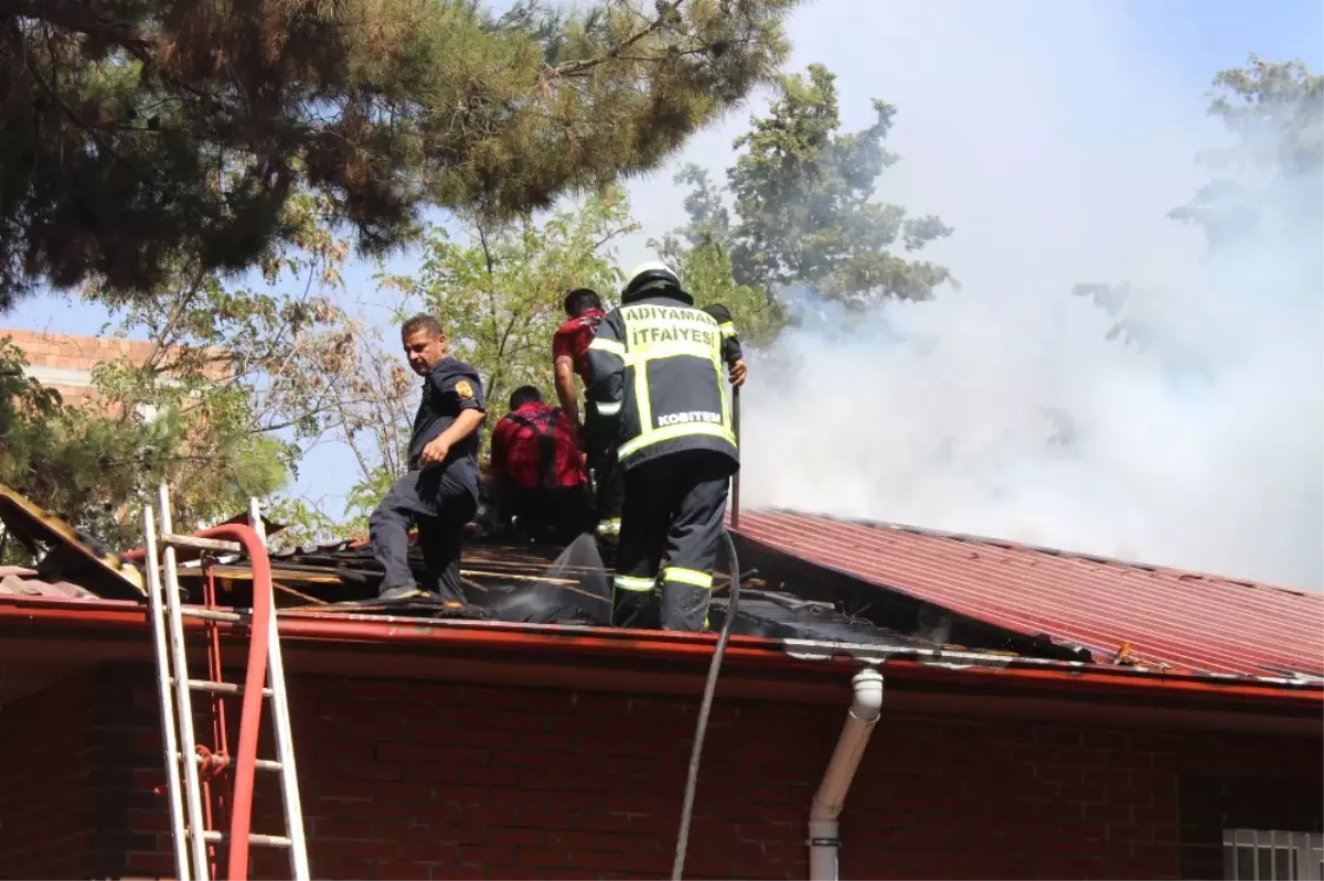 Aile Sağlık Merkezinde Korkutan Yangın