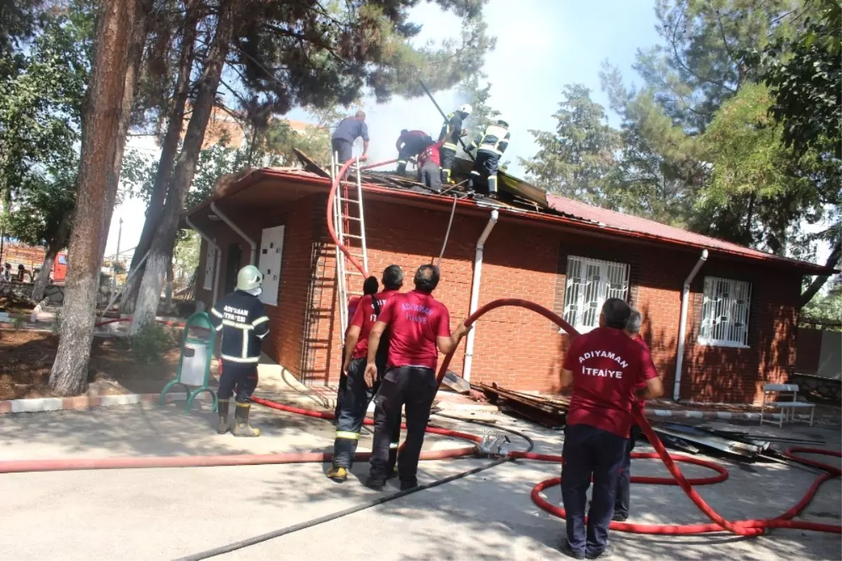 Aile Sağlık Merkezinde Korkutan Yangın