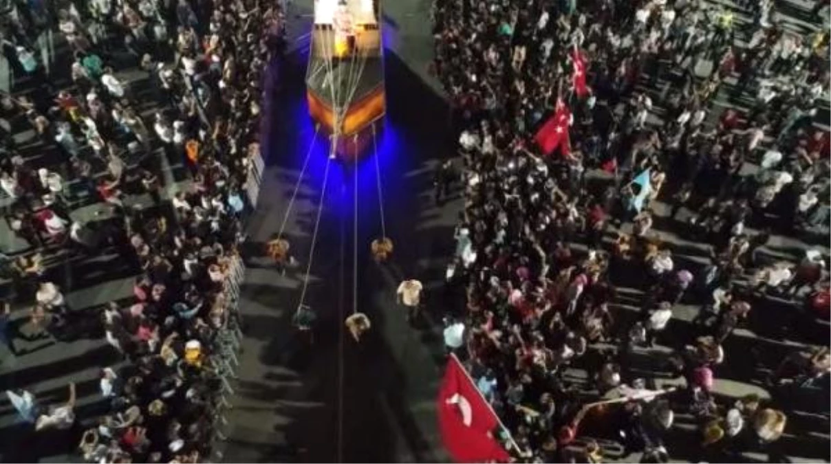 Ankara\'daki Festivalde Karadan Gemi Yürütülerek İstanbul\'un Fethi Canlandırıldı