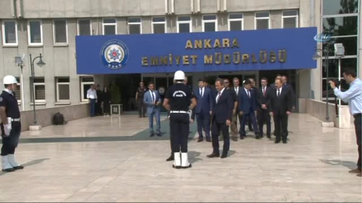 Ankara Emniyet Müdürlüğüne Atanan Servet Yılmaz, Görevini Mahmut Karaaslan\'dan Devralıyor