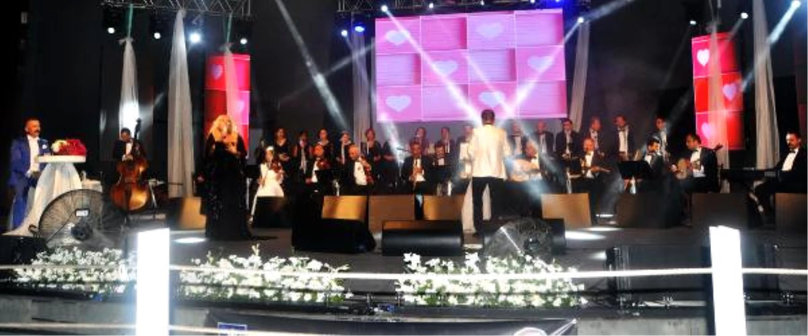 Bodrum\'da Zeki Müren Anısına Konser