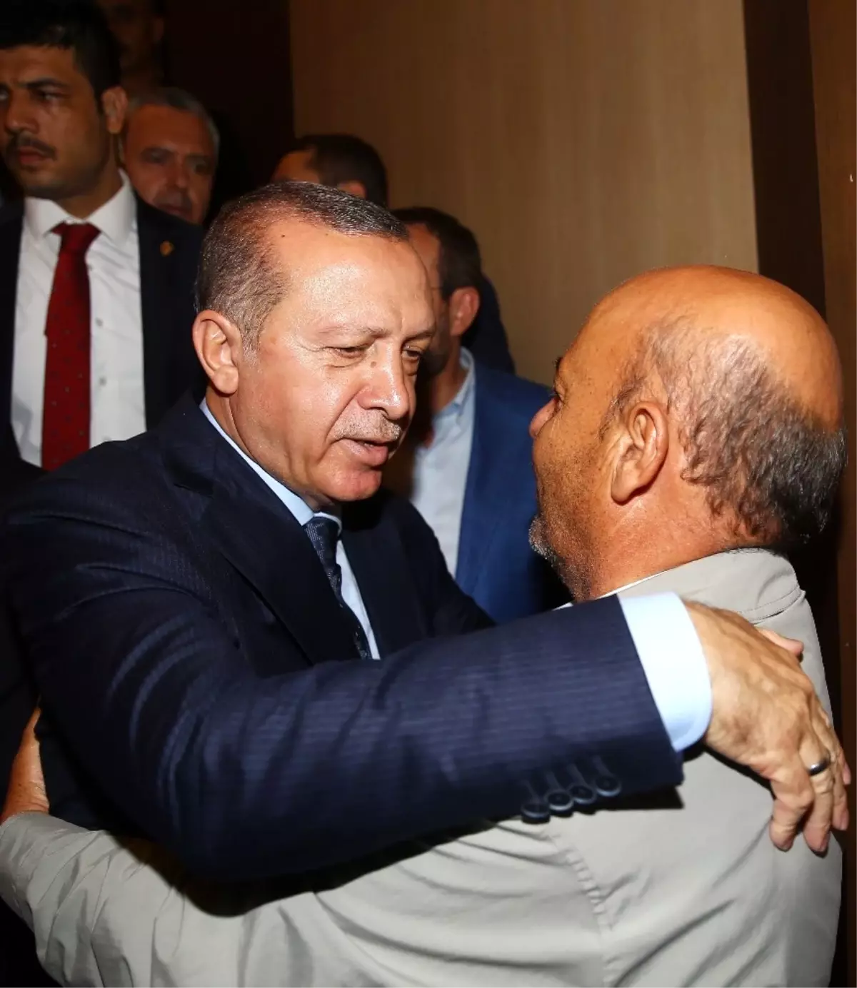 Cumhurbaşkanı Erdoğan, Şehit Babası ile Kucaklaştı