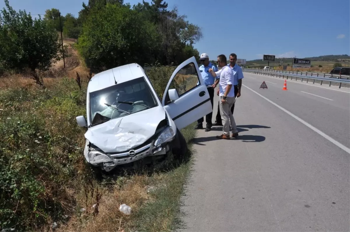 Düğün Yolunda Kaza: 3 Yaralı